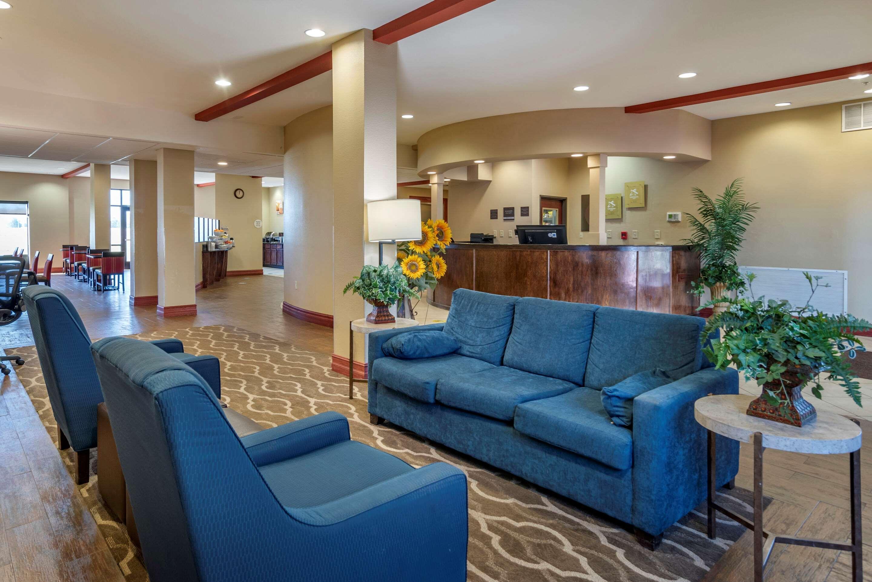 Comfort Suites Airport South Montgomery Exterior photo