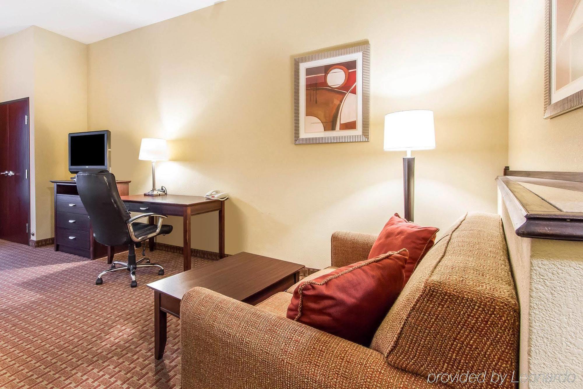 Comfort Suites Airport South Montgomery Exterior photo
